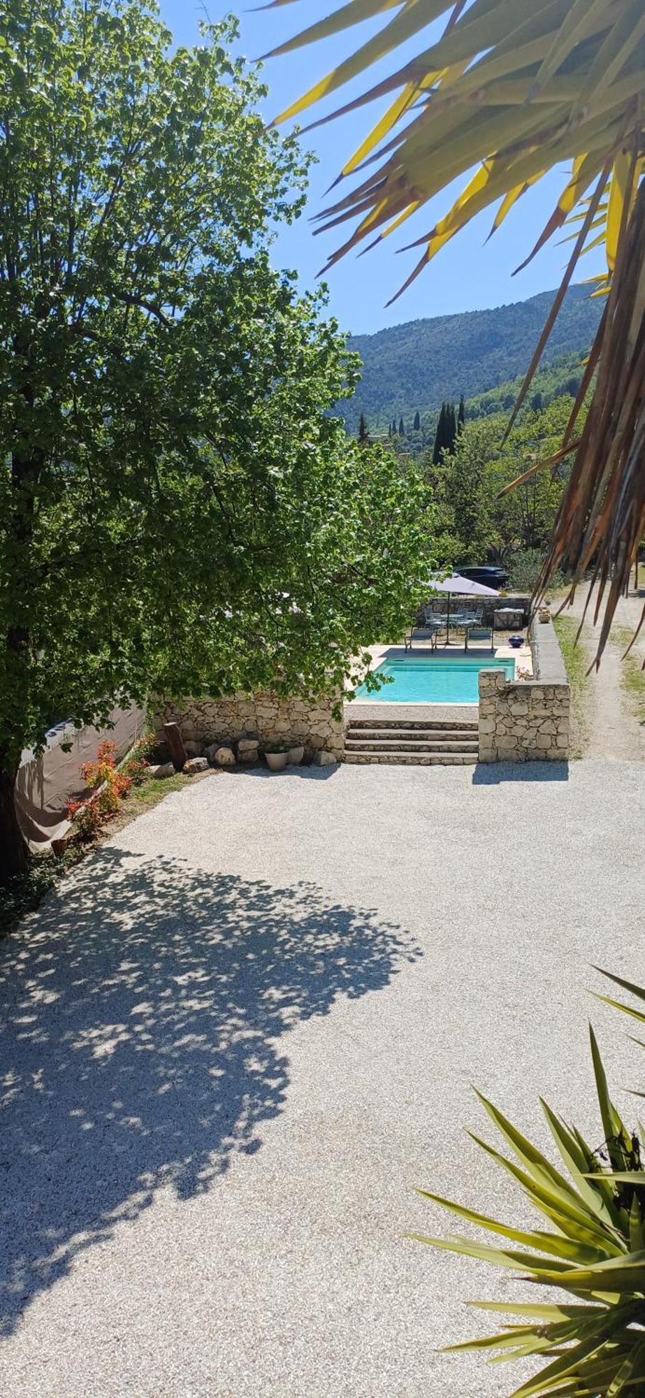 Le Domaine De La Feuilleraie Bed & Breakfast Coaraze ภายนอก รูปภาพ